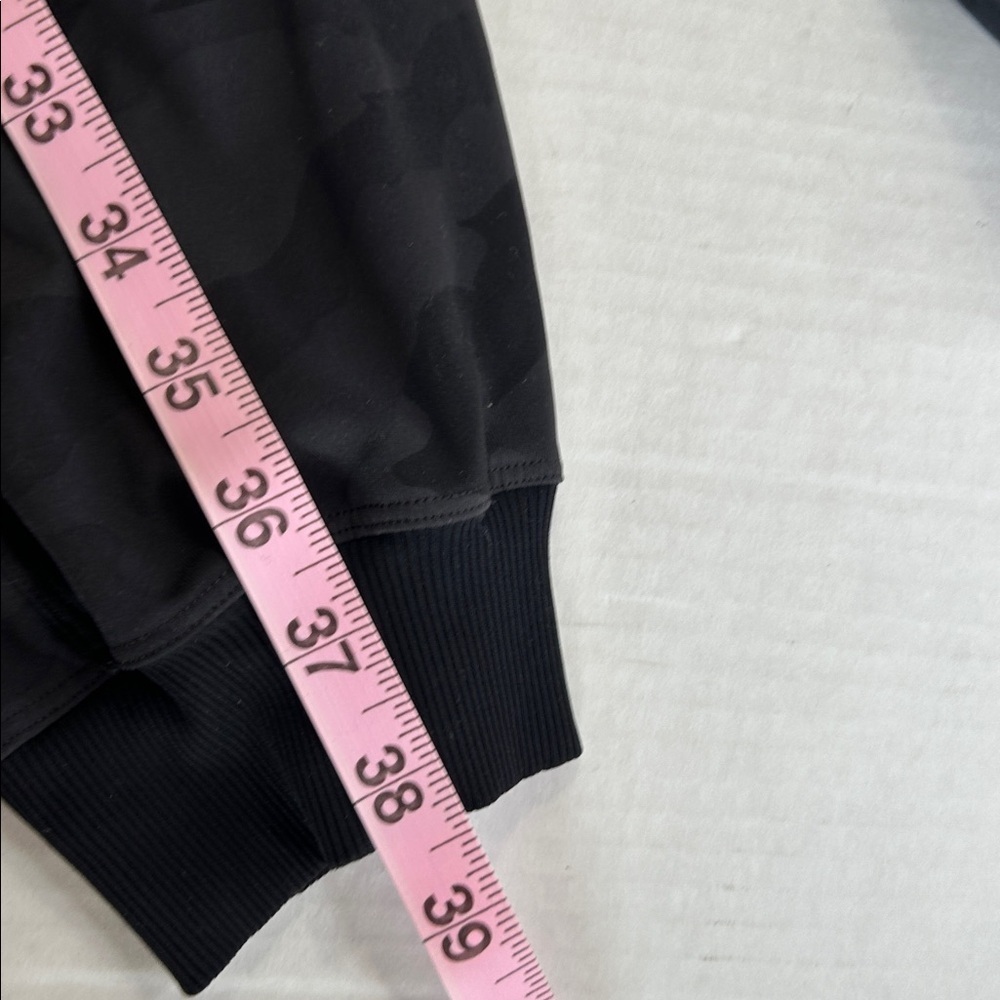 LULULEMON ATHLETIC JOGGER STRETCH HIGH RISE IN HERITAGE CAMO PANTS SZ 6 - Picture 11 of 11